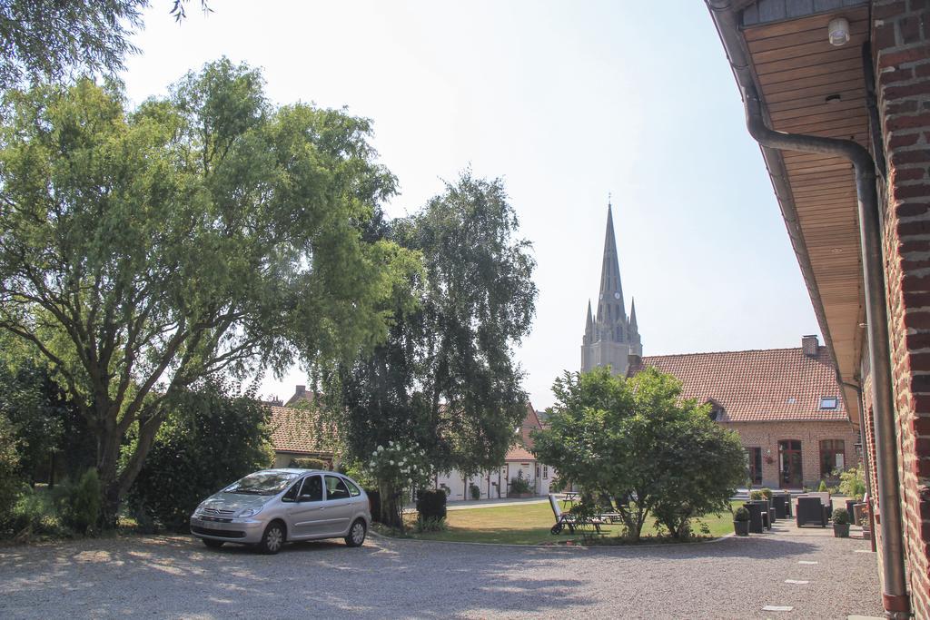 Au Coeur Des Hotes Steenvoorde Exteriör bild